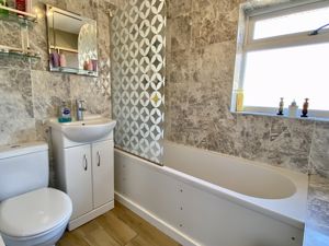 Family Bathroom- click for photo gallery